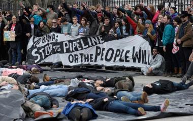 White House protest the Keystone XL pipeline White House protest the Keystone XL pipeline